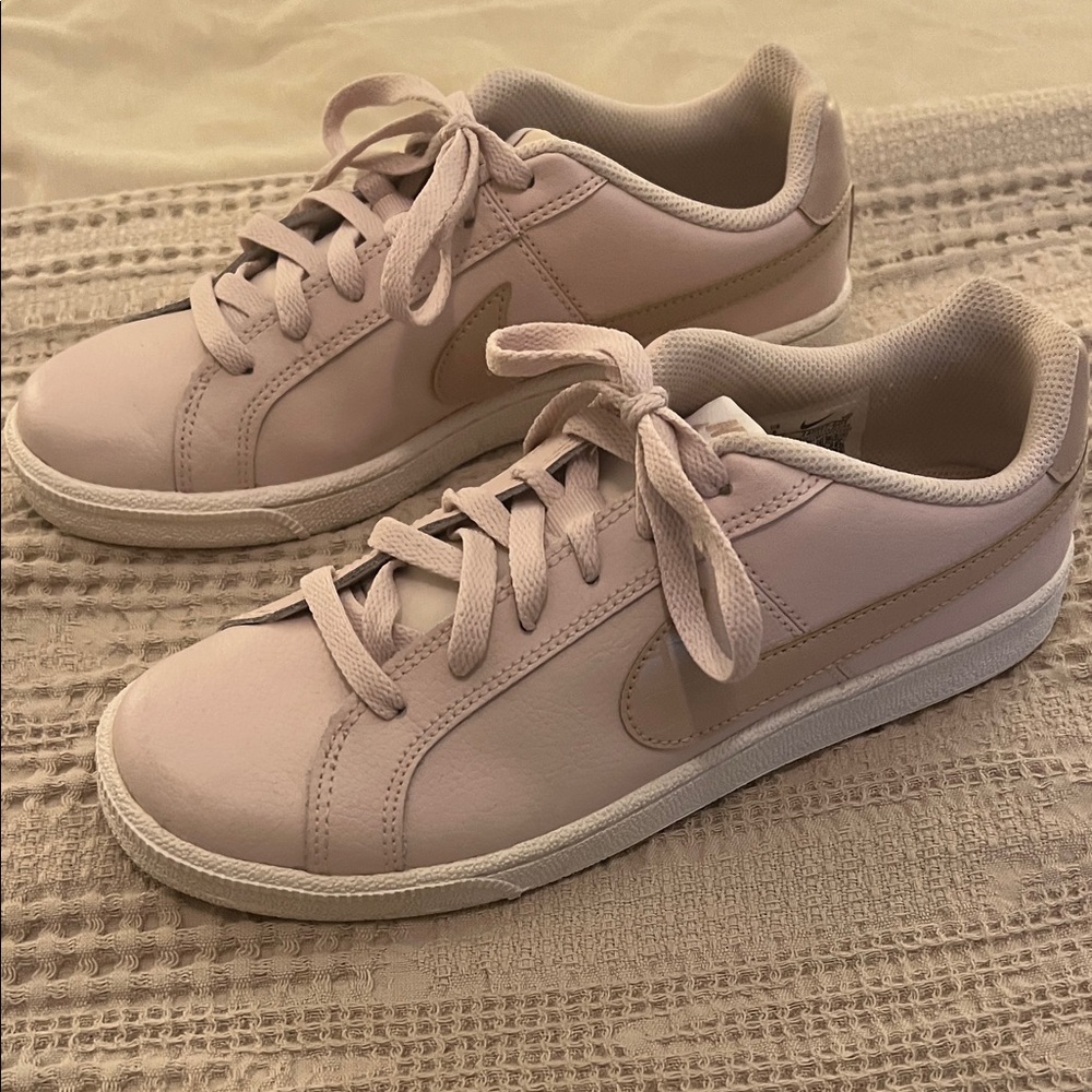 Nike Women's Light Pink Sneakers